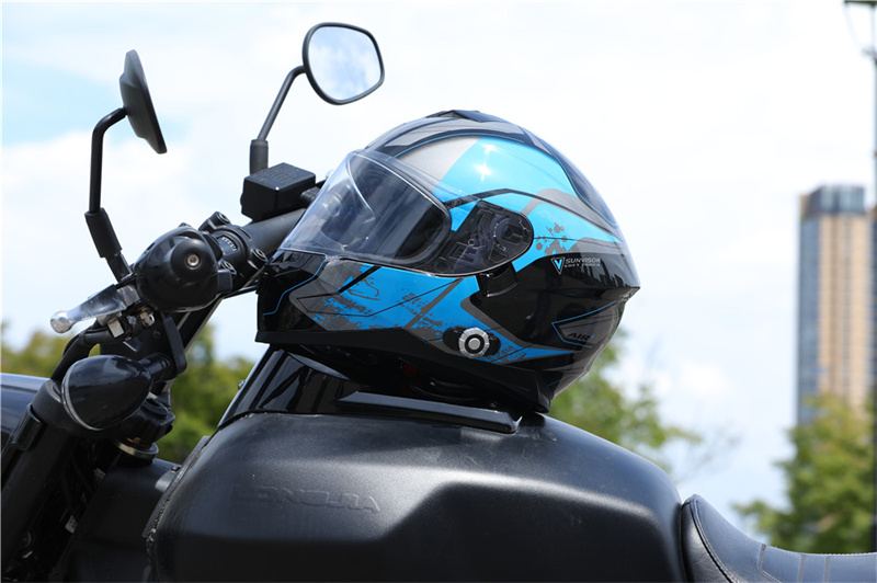 如何挑选适合自己的摩托车头盔